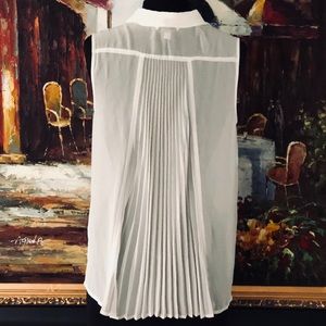 American Eagle Outfitters Sleevless Blouse